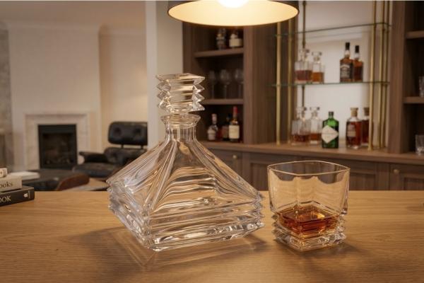 Комплект гараф+чаши уиски Maria Bohemia, цена 89,50 €